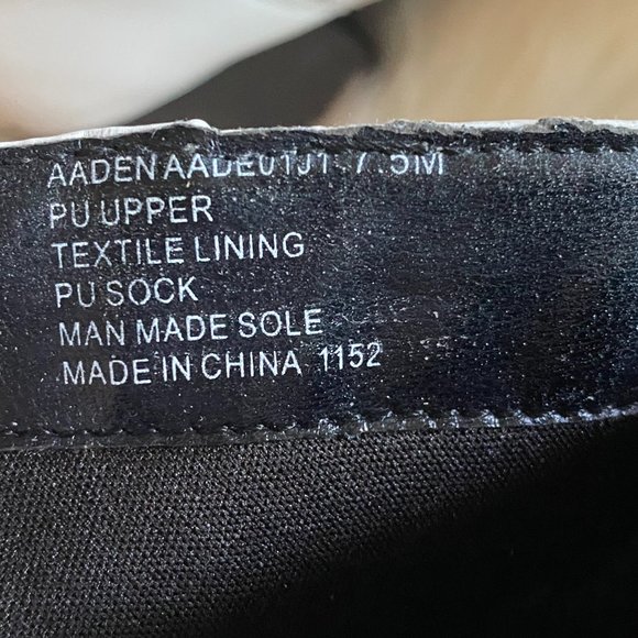 White hot boots! - Picture 4 of 8